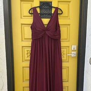 Elegant Burgundy Sleeveless Bridesmaid Dress
